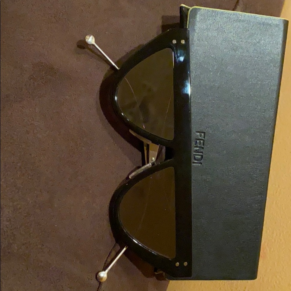 Fendi Defender Sunglasses - Picture 5 of 8
